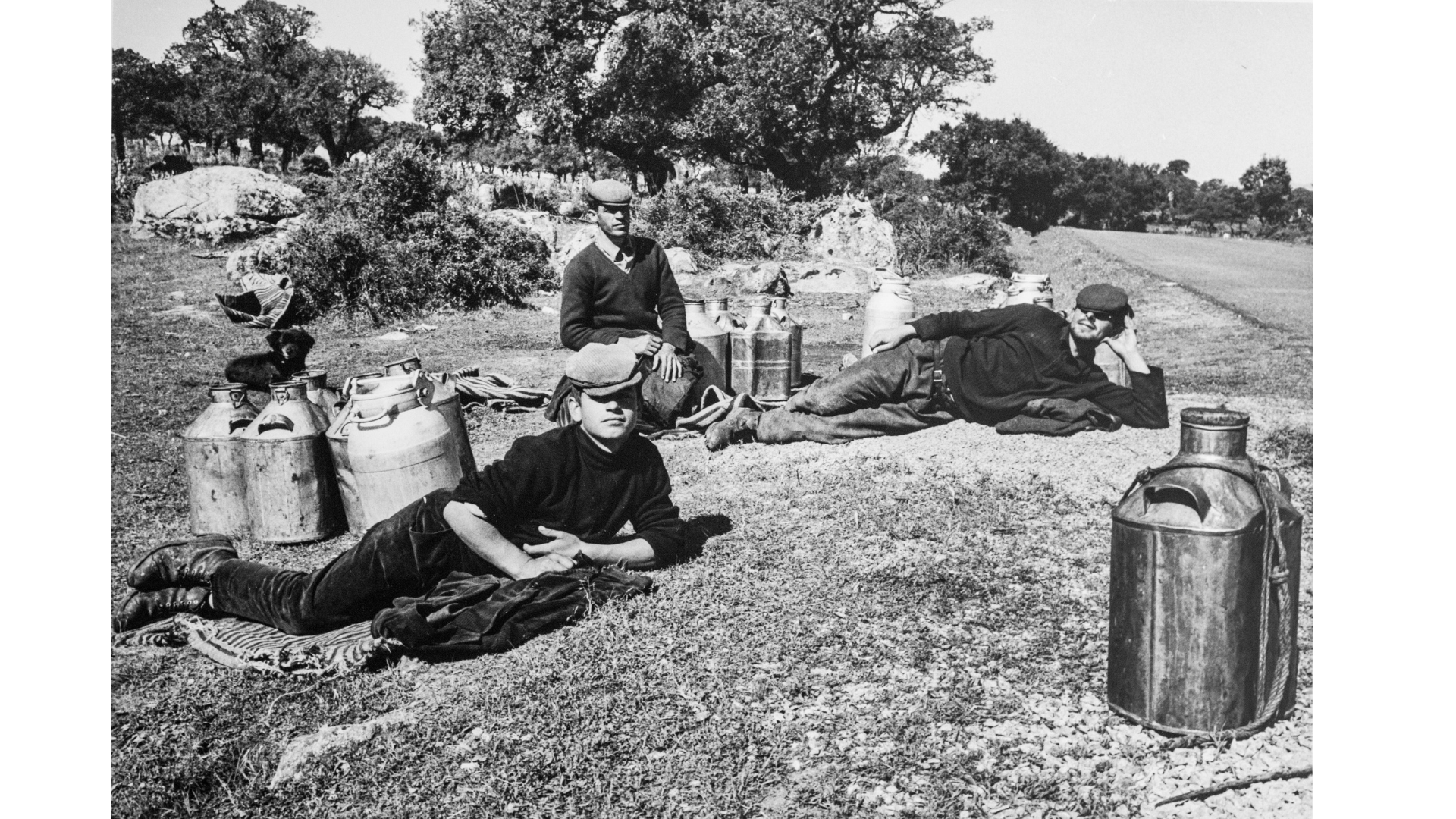 Gianni Berengo Gardin | Puglia anni 60 |Gelatin silver Print |  30 x 40 cm  
Cartacea Galleria 
Cartacea Gallery 