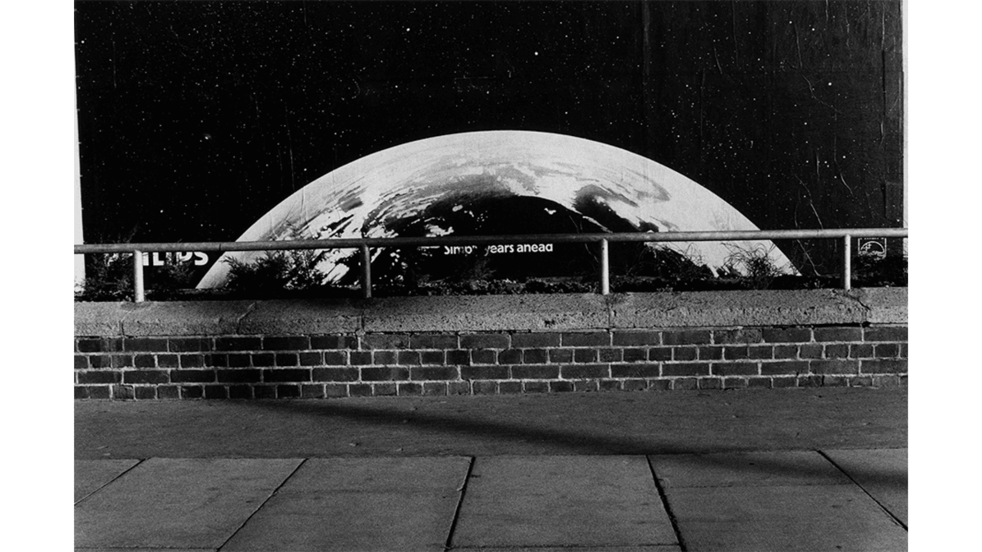 Cartacea Galleria Cartacea Gallery Roberto Salbitani - La Città Invasa (1972-1984)